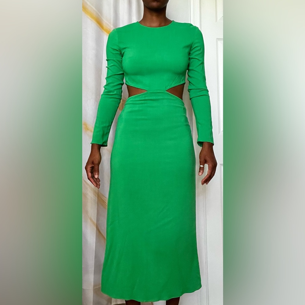 ZARA Green Cutout Midi Dress – Size XS (Fits Like a Small) – Worn Once